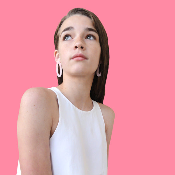 Medium Oval Hoop Earring: Millennial Pink